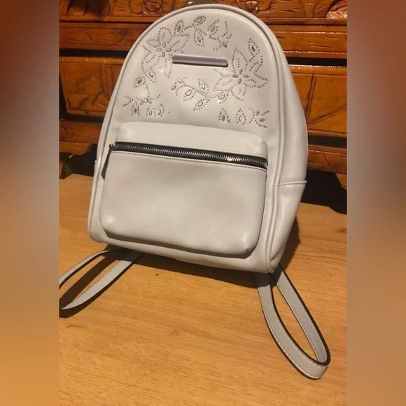 - Call it Spring Backpack - Picture 2 of 8